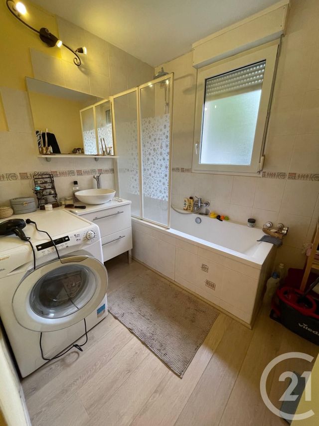 Afficher la photo en grand Appartement F3 à vendre - 3 pièces - 68.42 m2 - SCHILTIGHEIM - 67 - ALSACE - Century 21 Les Brasseurs