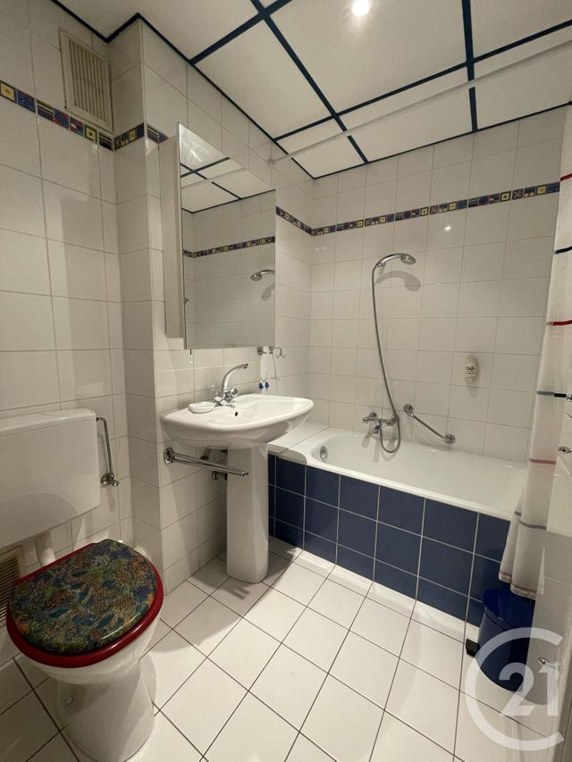 Appartement F1 à louer - 1 pièce - 33.39 m2 - SCHILTIGHEIM - 67 - ALSACE - Century 21 Les Brasseurs Appartement F1 à louer - 1 pièce - 33.39 m2 - SCHILTIGHEIM - 67 - ALSACE - Century 21 Les Brasseurs