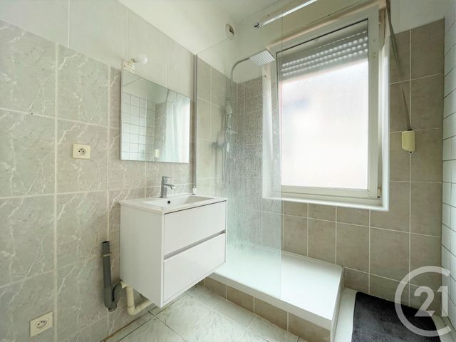 Afficher la photo en grand Appartement F3 à louer - 3 pièces - 55.5 m2 - SCHILTIGHEIM - 67 - ALSACE - Century 21 Les Brasseurs