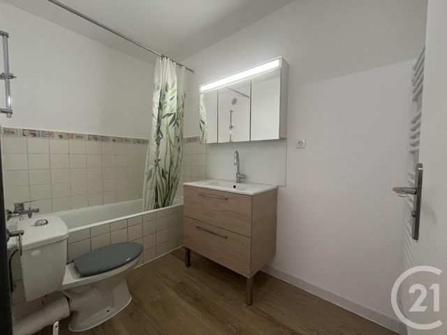 Afficher la photo en grand Appartement F2 à louer - 2 pièces - 42.0 m2 - STRASBOURG - 67 - ALSACE - Century 21 Les Brasseurs