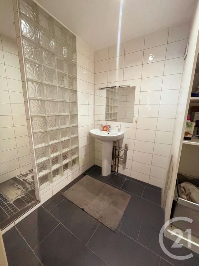 Appartement F2 à vendre - 2 pièces - 39.95 m2 - BISCHHEIM - 67 - ALSACE - Century 21 Les Brasseurs