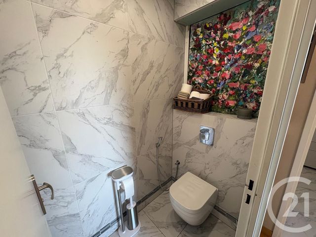 Afficher la photo en grand Appartement F4 à vendre - 4 pièces - 84.0 m2 - SCHILTIGHEIM - 67 - ALSACE - Century 21 Les Brasseurs