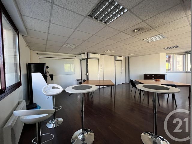 Afficher la photo en grand Appartement Local à louer - 1 pièce - 35.0 m2 - SCHILTIGHEIM - 67 - ALSACE - Century 21 Les Brasseurs