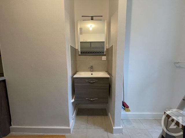 Afficher la photo en grand Appartement Chambre à louer - 1 pièce - 9.3 m2 - STRASBOURG - 67 - ALSACE - Century 21 Les Brasseurs