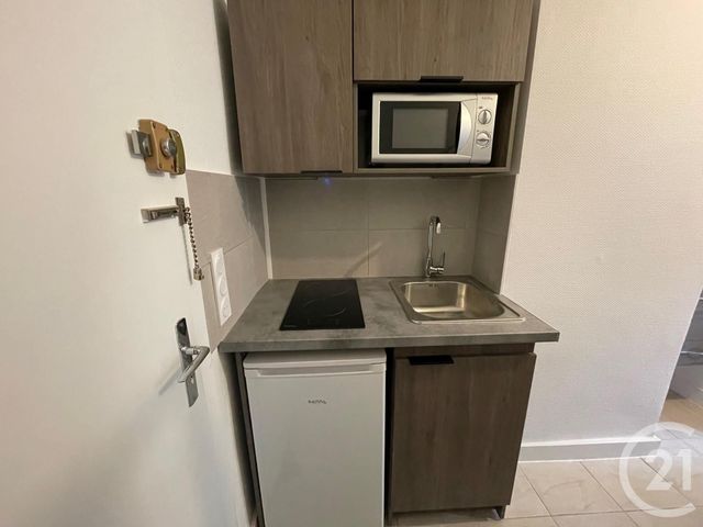 Afficher la photo en grand Appartement Chambre à louer - 1 pièce - 9.3 m2 - STRASBOURG - 67 - ALSACE - Century 21 Les Brasseurs