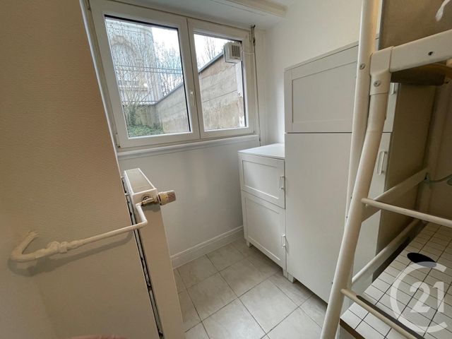 Afficher la photo en grand Appartement Chambre à louer - 1 pièce - 9.3 m2 - STRASBOURG - 67 - ALSACE - Century 21 Les Brasseurs