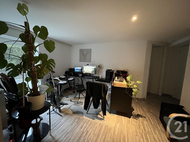 Appartement F3 à louer - 3 pièces - 72.15 m2 - SCHILTIGHEIM - 67 - ALSACE - Century 21 Les Brasseurs