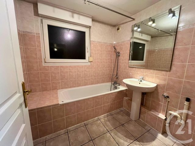 Appartement F4 à louer - 4 pièces - 94.0 m2 - SCHILTIGHEIM - 67 - ALSACE - Century 21 Les Brasseurs
