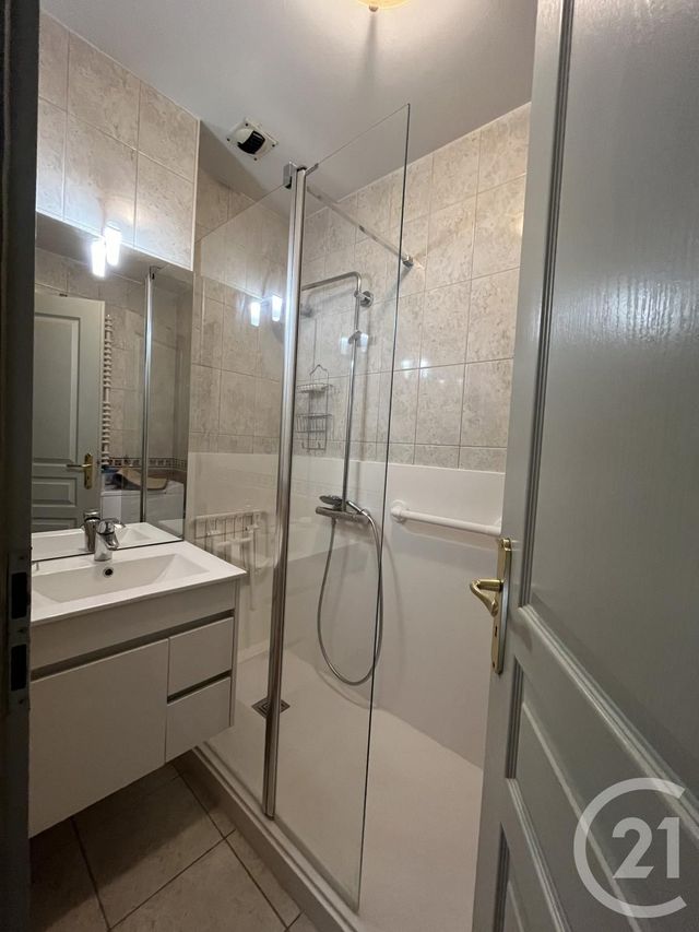 Appartement T2 à louer - 2 pièces - 38.0 m2 - STRASBOURG - 67 - ALSACE - Century 21 Les Brasseurs