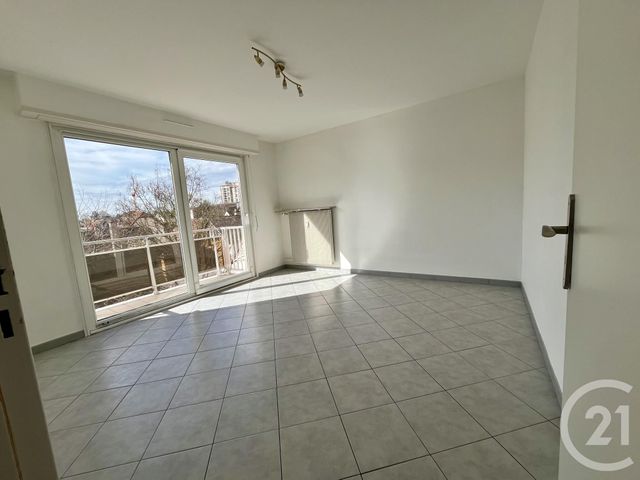 Appartement F1 à louer - 1 pièce - 27.0 m2 - SCHILTIGHEIM - 67 - ALSACE - Century 21 Les Brasseurs
