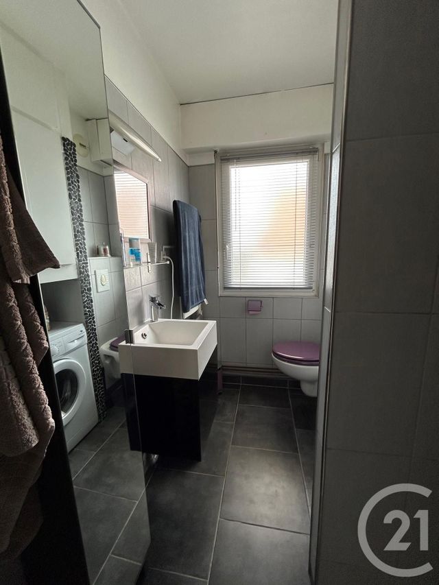 Appartement T2 à louer - 2 pièces - 42.3 m2 - SCHILTIGHEIM - 67 - ALSACE - Century 21 Les Brasseurs