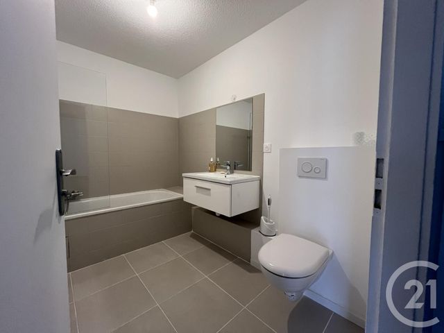 Appartement F2 à louer - 2 pièces - 53.0 m2 - SCHILTIGHEIM - 67 - ALSACE - Century 21 Les Brasseurs