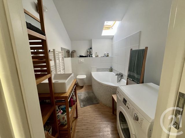 Appartement F2 bis à louer - 3 pièces - 43.0 m2 - SCHILTIGHEIM - 67 - ALSACE - Century 21 Les Brasseurs